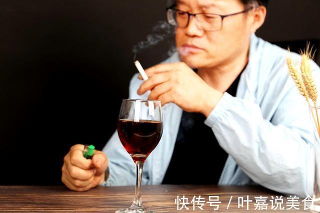 桑葚干|男人一旦过50,烟酒少碰,这些食物可以放开吃,营养极高还不贵
