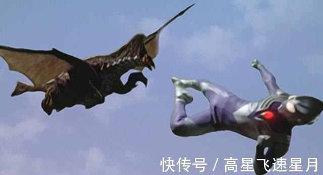 圆谷|人间体第一次变成奥特曼都是什么操作水平为何艾克斯菜的抠脚,迪迦能超神