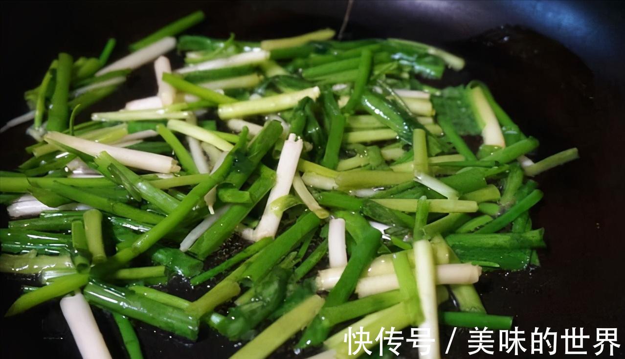 蒜瓣|懒人版的葱油拌面,葱香味十足,吃一口就停不下了