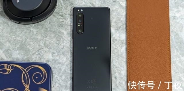 下架|发布一年下跌2000元，12GB+256GB+4K，顶尖IP68防水旗舰濒临下架