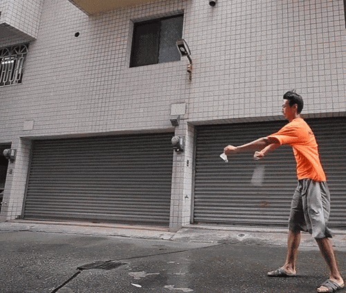 |搞笑GIF：这场拔河比赛我已经尽力，赢不了就是你们的原因了