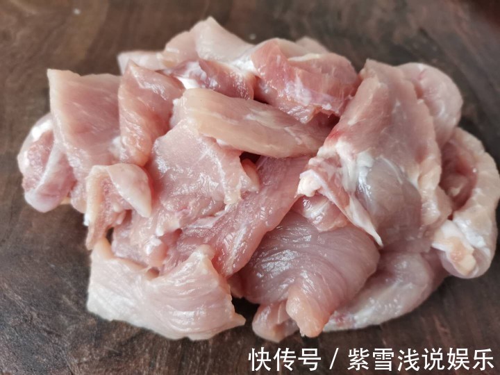胡辣子|水煮肉片好吃有秘诀！上浆前多加1步，肉片更嫩更滑，还没腥味