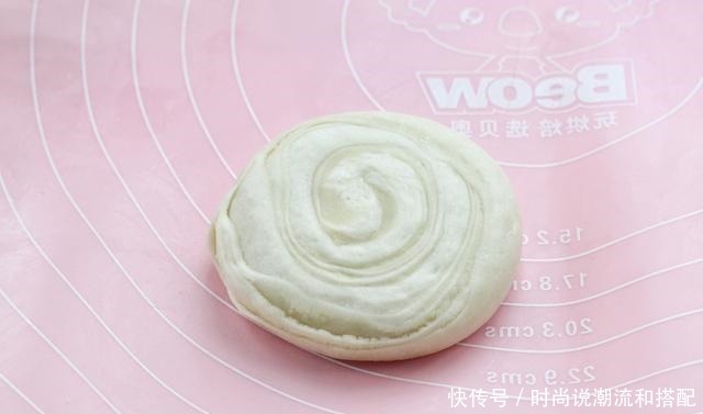 油酥饼做法并不难,掌握正确配方和比例,保证层层酥脆一碰就掉渣