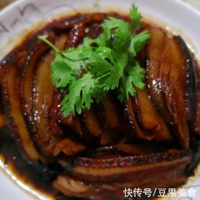 绵白糖|我这样做梅菜扣肉，家人都爱吃