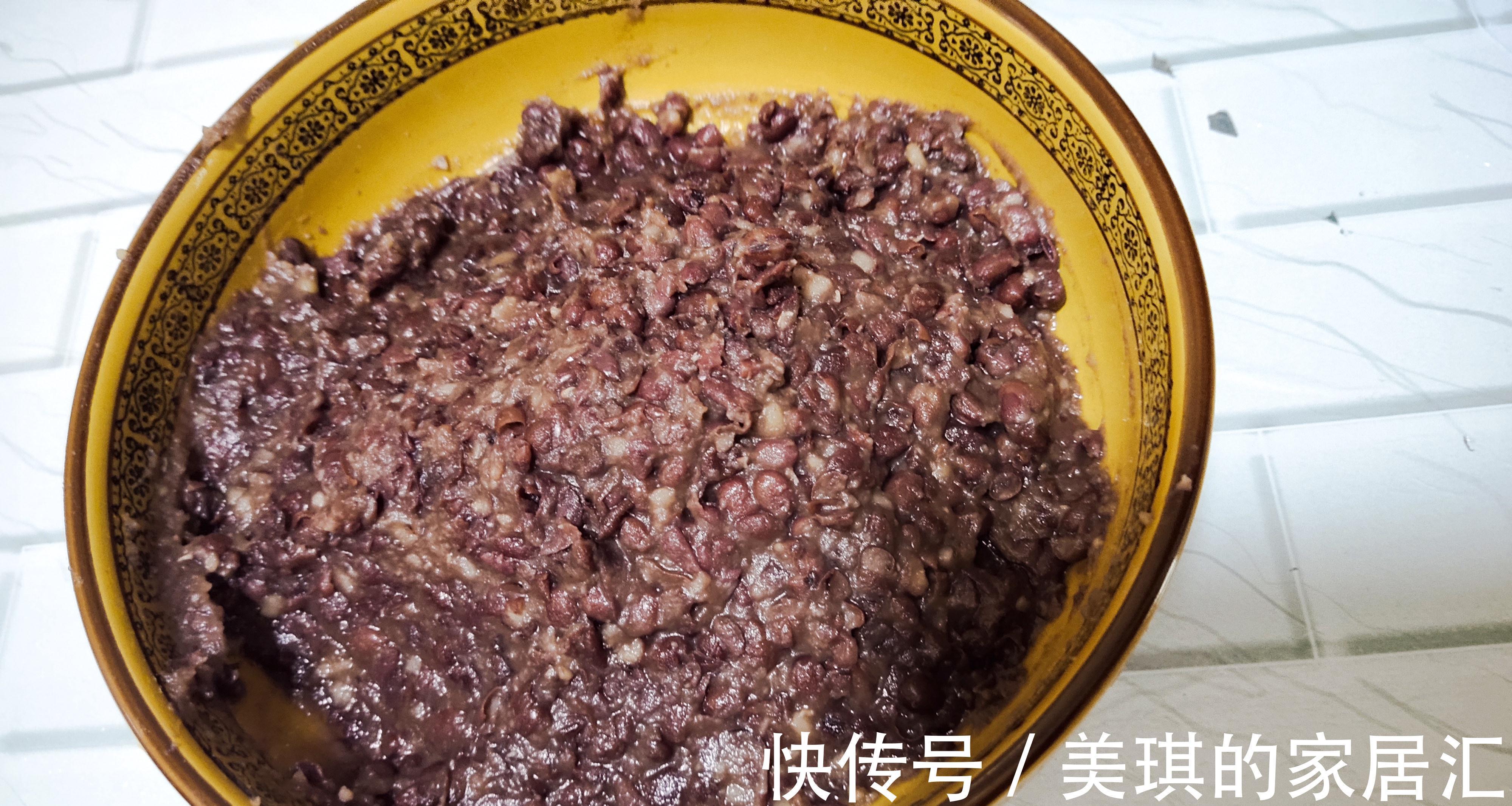 红豆|秋天多吃南瓜，加上红豆简单一揉，放到电饭锅里蒸，简单又营养