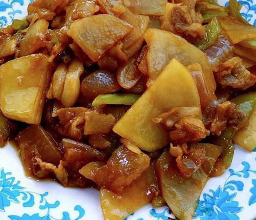 女人害怕衰老太快，常吃3种美食，排毒养颜，延缓衰老，养护皮肤