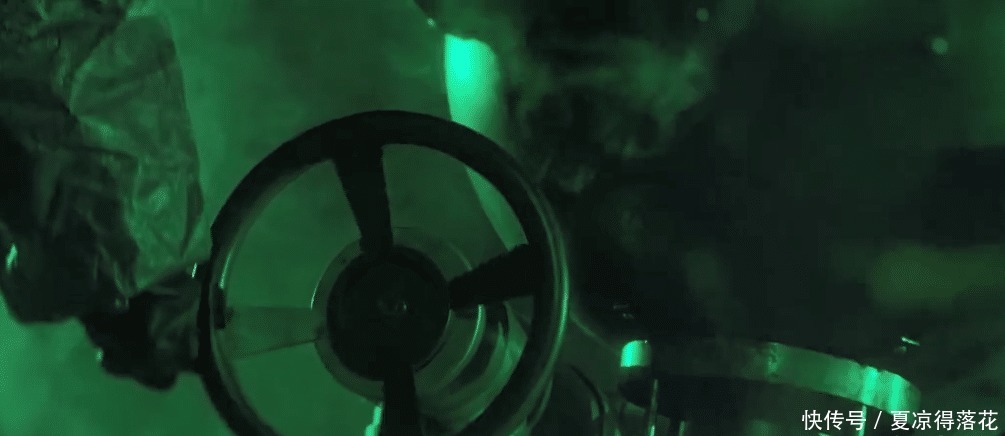 大鼎|澤塔奧特曼制作一枚怪獸勛章要多久只要3秒，那奧特勛章呢！