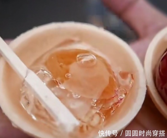 水果|日本街头的水果麦芽糖,用麦芽糖裹着水果来吃,你们有没有吃过