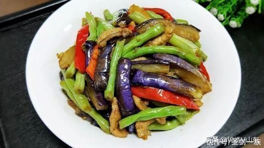 炎热的夏季适合解暑的12道菜、做法很简单、赶快动动小手开做吧