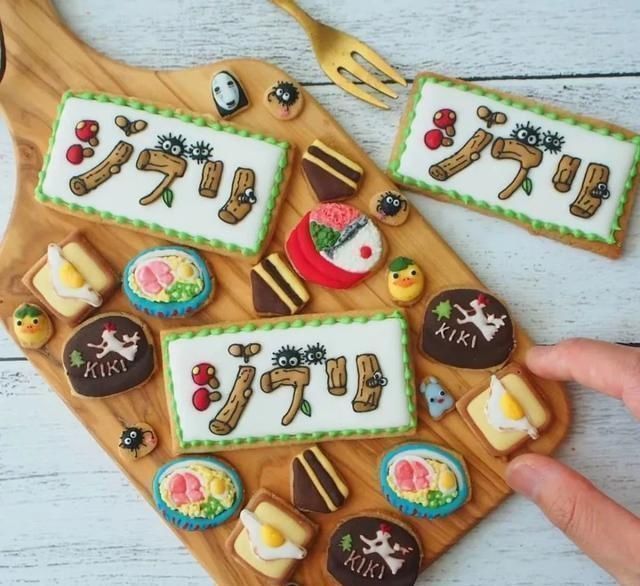 做出|一双巧手,做出童话般的翻糖饼干,看完你会舍不得吃网友称太美