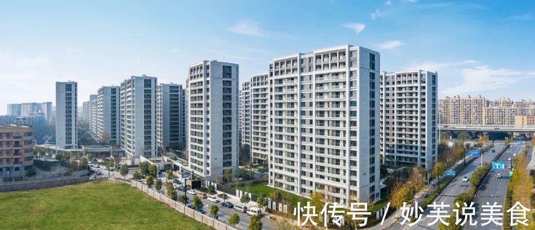 新房|一小区交付三个月,一套二手房都没卖掉!中介:挂牌价吓跑客户