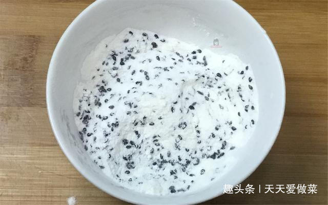 外皮酥脆，柔软蓬松的老式小酥饼，做法比例详细，比买的好吃