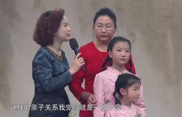 家庭|买给女儿的东西被奶奶抢走给弟弟，二孩家庭该如何平衡爱？