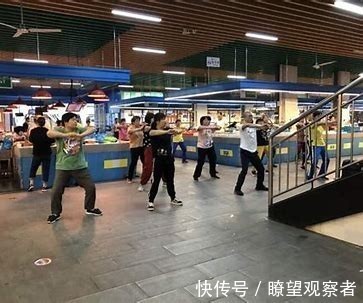 领舞@广场舞明明是免费的,带队领舞却月入过万,是怎么做到获得收入的?