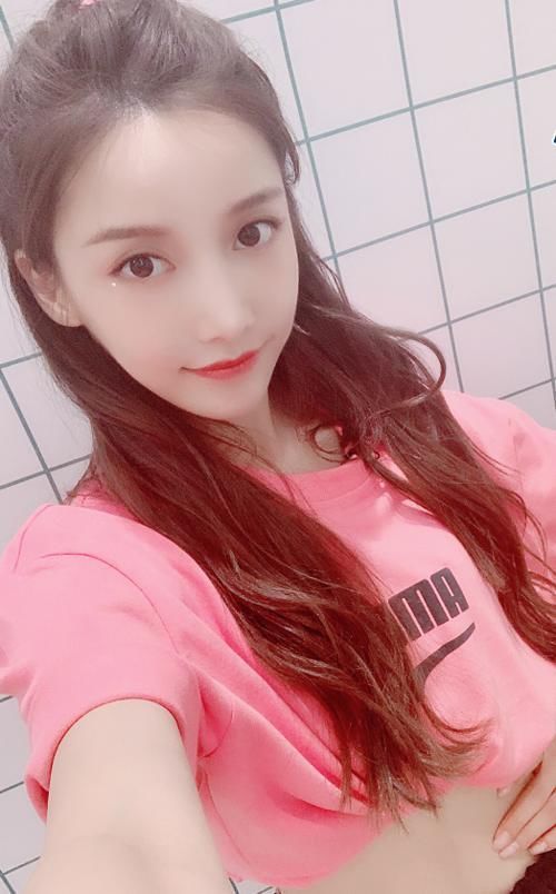 受伤|姜贞羽受伤停止节目录制,酒店中抱着刘些宁奔溃大哭我跳不起来了