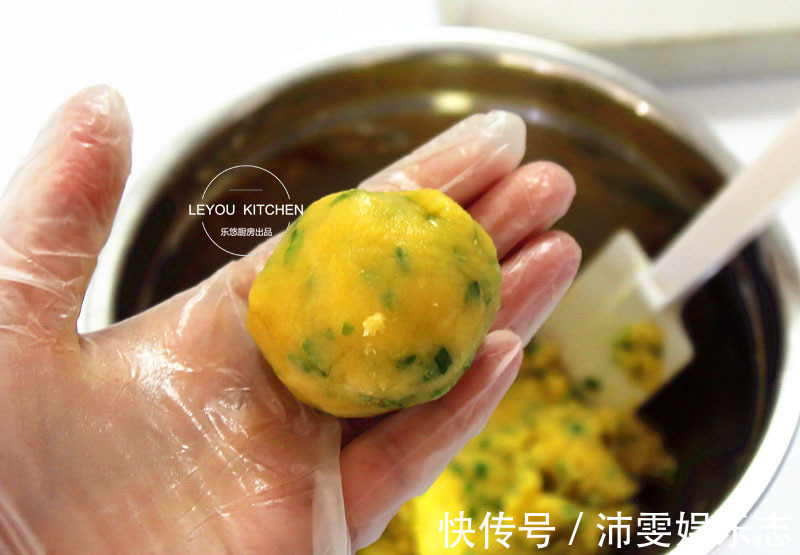 做法|看一眼就会的酥饼做法,一点糖没放,入口即化,比买的好吃许多