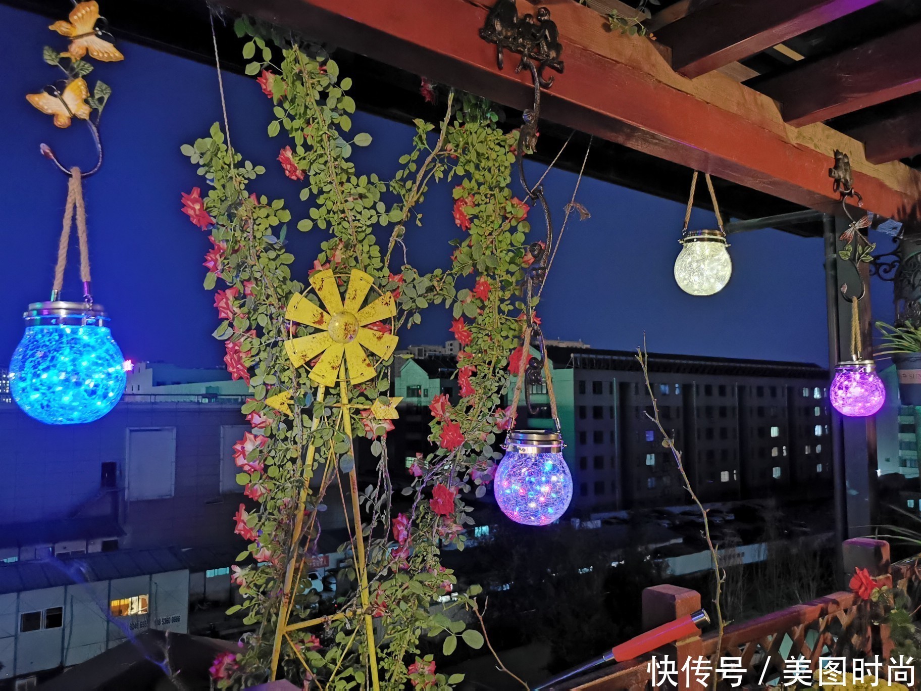 露台|130㎡大露台,花1年改造成“花草蔬果园”,体验屋顶上的田园生活