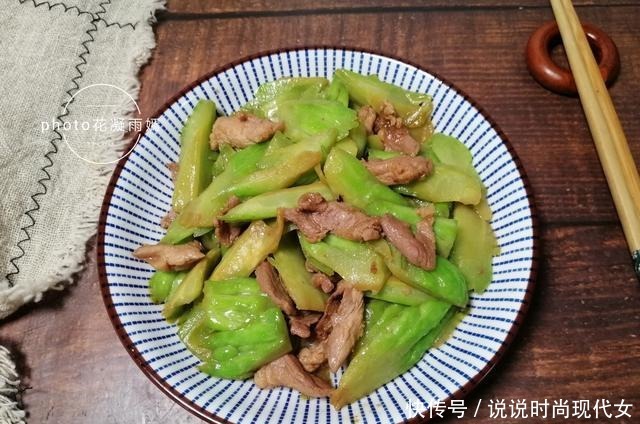 夏天最该吃的，不是黄瓜而是它，清热解暑，清心明目，全家爱吃！