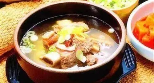 睡觉时,身体有3种表现,十有八九尿酸已“超标”,不要忽视