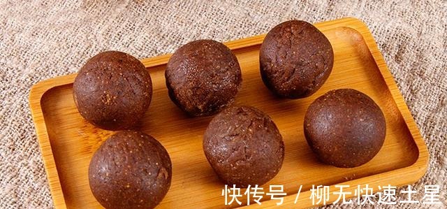 解馋|提醒中老年人花生瓜子要少吃,过年要吃这3种零食,解馋还健康!