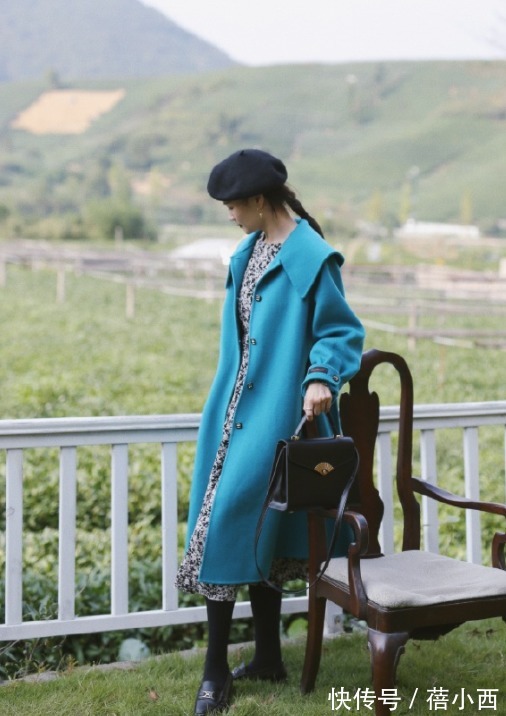 高跟鞋|“大衣+碎花裙”今年最火cp,优雅又温柔,爱美的小姐姐都穿上了