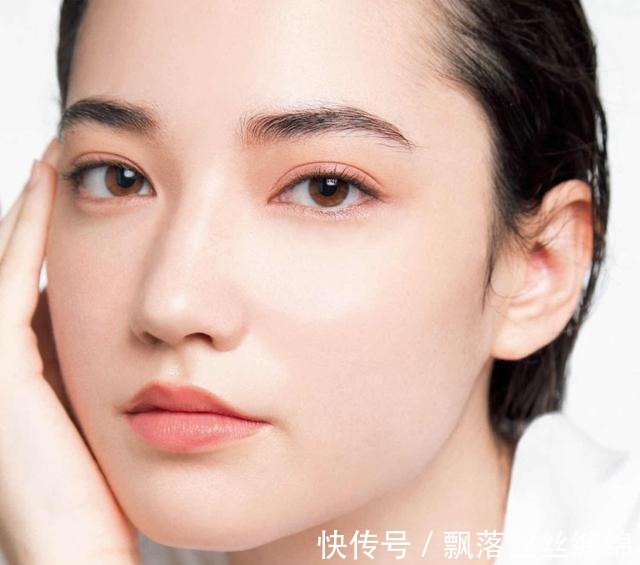 质地 秋冬第一支口红留给温柔的奶棕色吧!