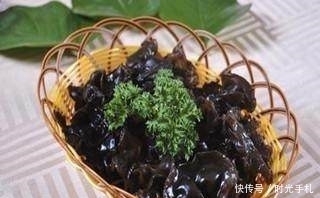 不说不知道,木耳和这几样食材同食,等于服毒,不要同食!