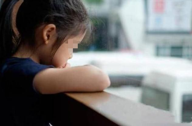 生理现象|10岁女孩“夹腿”被妈妈骂不要脸,什么是夹腿综合征,家长了解下