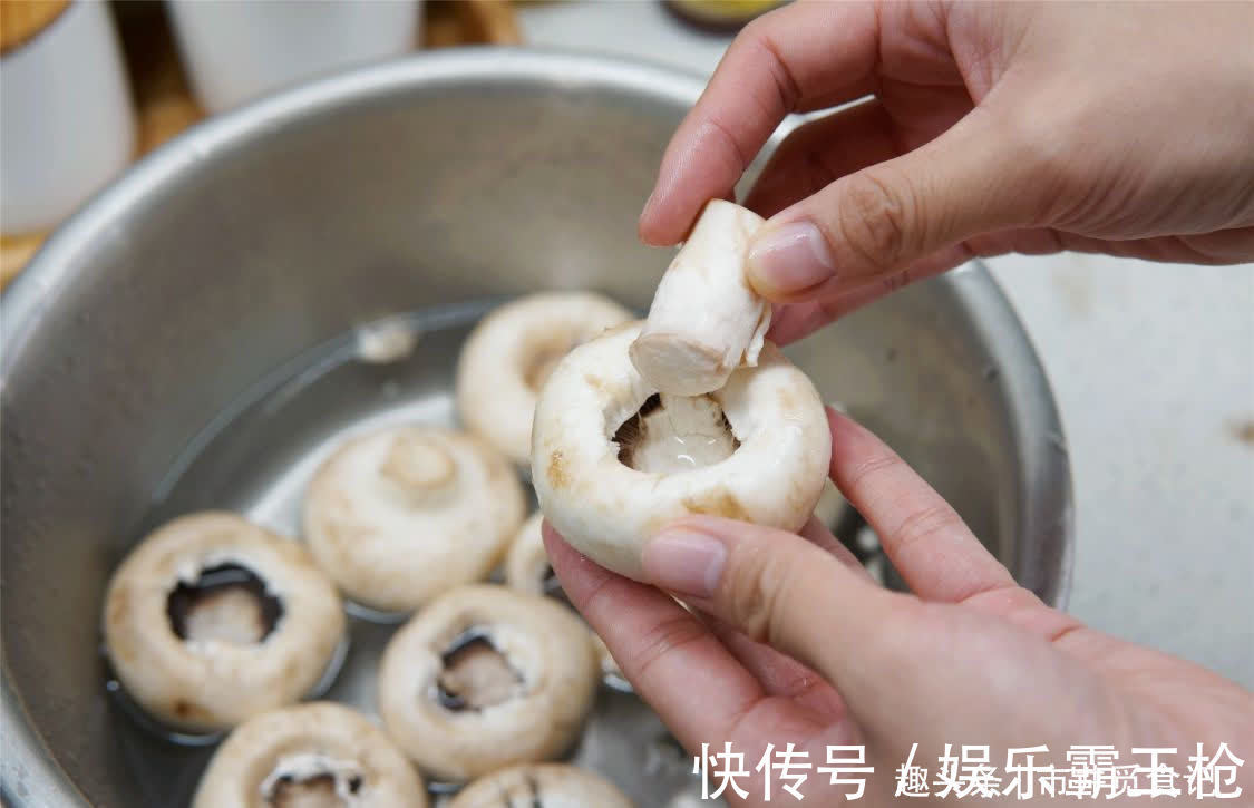 菜市场碰到这菇别手软，买上半斤煮汤，鲜的不得了，家人都爱喝