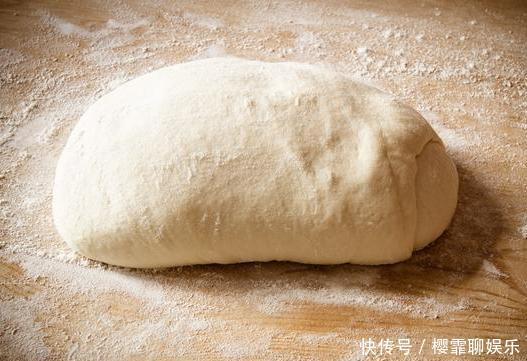发满|发面时,别只会加酵母和白糖,学会这么做,10分钟就发满盆