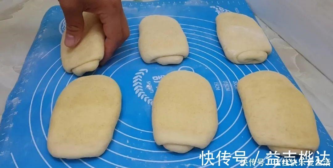 面粉别蒸馒头了,加2个鸡蛋,个个蓬松暄软,比面包简单好吃