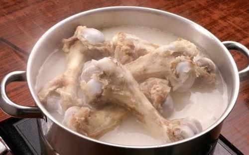 积食|多吃苹果能帮孩子消积食?医生提醒:若想脾胃健康,3物建议少碰