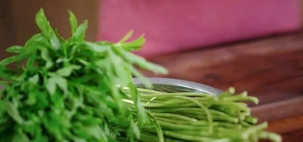 市场价|它常生长于河滩边,清香扑鼻用处广泛,市场价数十元一斤还难买到