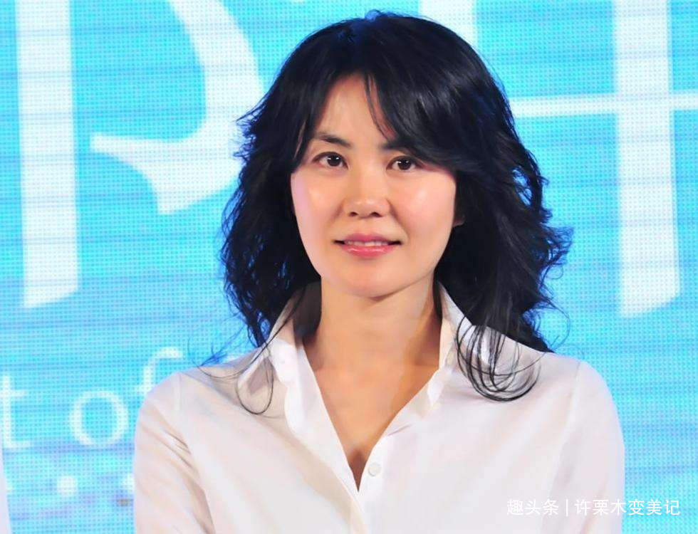 女性|奔五的女人尽量别留长发、烫卷发,推荐这5款发型,太减龄了