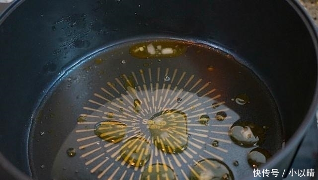 身上|鸡身上最脏的部位是这里，做菜熬汤要扔走，很多人都没有注意到