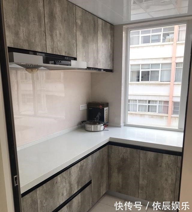 餐厅|130平新房装修花22万,客厅没阳台但超级漂亮,最满意一屋子窗帘