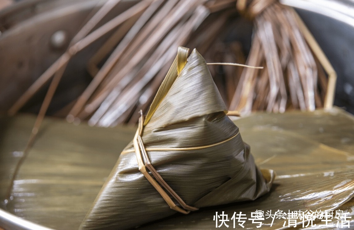 热水|煮粽子时,用冷水还是热水?记住此3点,粽子又香又糯,不夹生