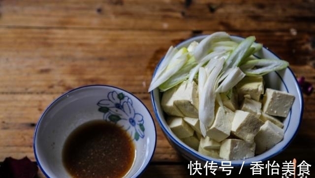 教你烧豆腐的绝招,秘方和做法都告诉你,又嫩又香又营养,比肉香