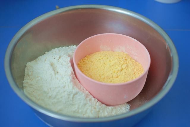 松软|你蒸的玉米面馒头为什么口感发硬、不松软？无非就这3个原因