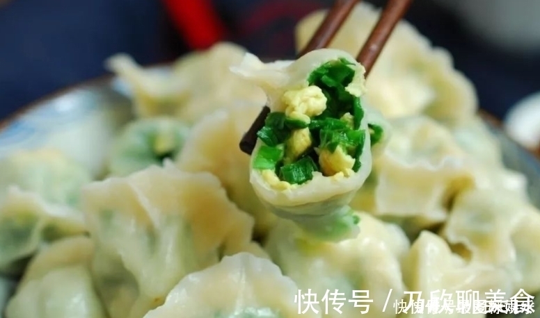 饺子馆|调韭菜馅有讲究，大厨有4种调味料不要放，韭菜更鲜嫩更好吃