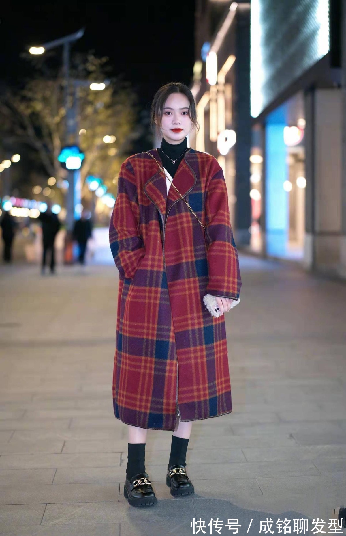 搭配|步入四十岁的女人,穿搭讲究质感而不是花哨,试试这几款时髦单品