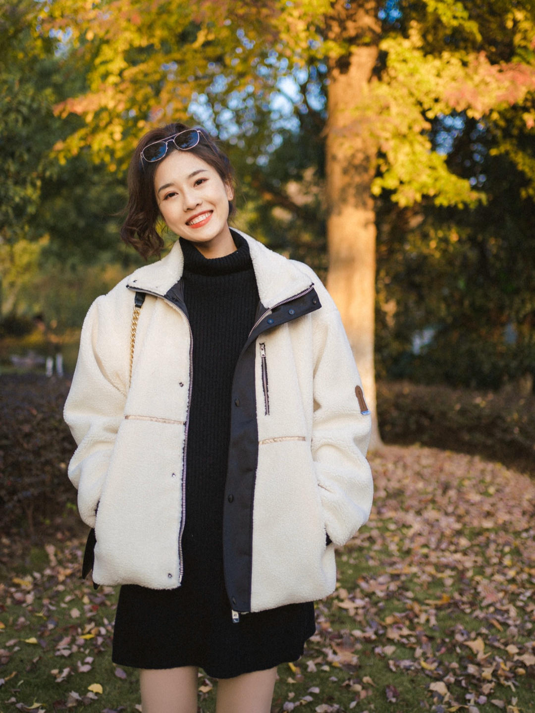 贝雷帽|“羊羔绒外套”怎么穿出高级感?秋冬学这4套穿搭技巧,高级时髦