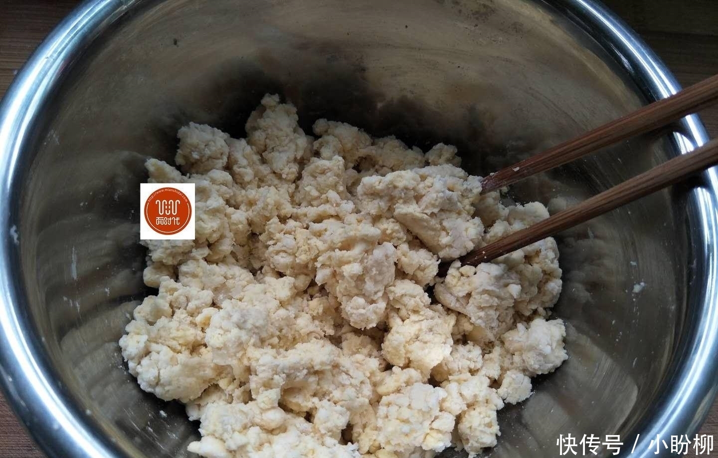 玉米饼,教你一招,比城里卖的蛋糕还要好吃,儿子一下吃了5个
