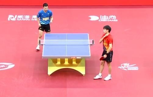 世界冠军|耻辱！单局轰11-0后，林高远遭大逆转，2-3告负，无奈摇头很沮丧