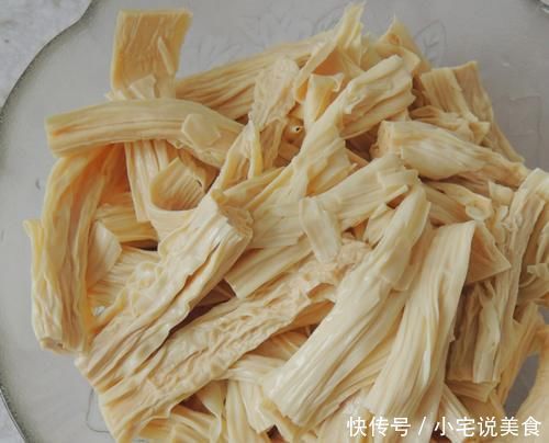 腐竹|6月了,这菜比鱼肉还香,隔天吃一盘,补钙质,加强免疫力,肠道通畅