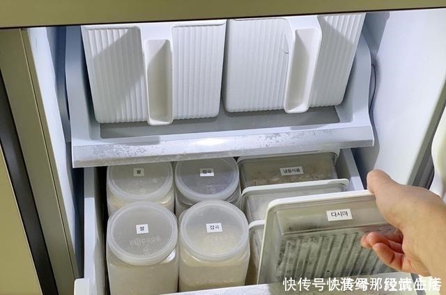 厨房|看了她家的厨房收纳场景，我甘拜下风！学会了你也是收纳“王者”！