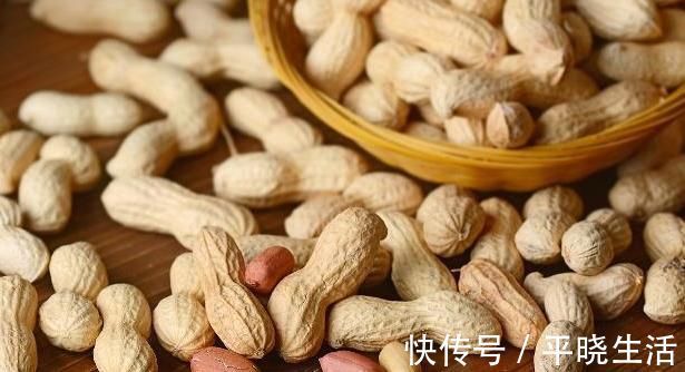 食物|花生加“一物”，堪称中老年人福利，清血管防血栓，预防中风脑梗