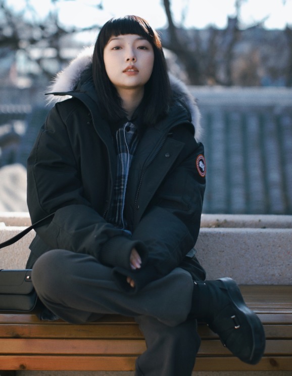 大长腿 女人不管有钱没钱,都要给自己入手“羽绒服”,穿的好看又保暖