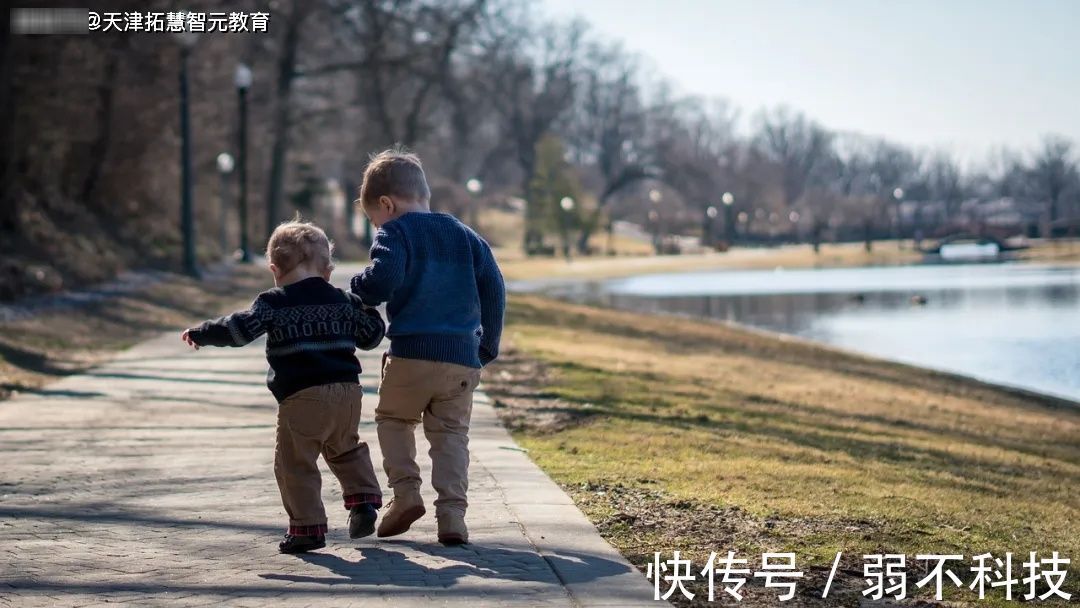 小技巧|儿童自闭症的症状表现有哪些：孤独症儿童居家融合教育的若干小技巧