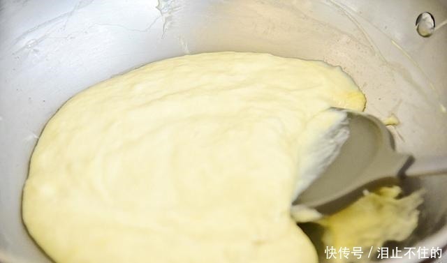 牛奶|牛奶别再直接喝了,教你新吃法,好吃还软嫩香甜,孩子最爱吃